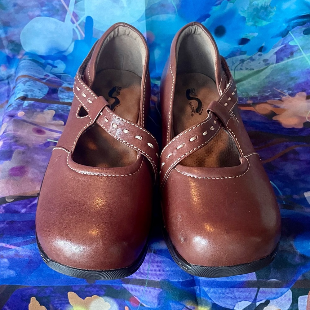 SOFT WALK SHOES